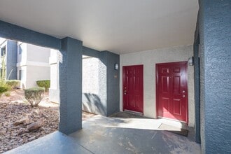 Building Photo - MOVE IN SPECIAL - Available 2 Bedroom Down...