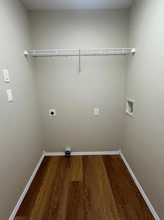 Building Photo - 4434 W Normal St