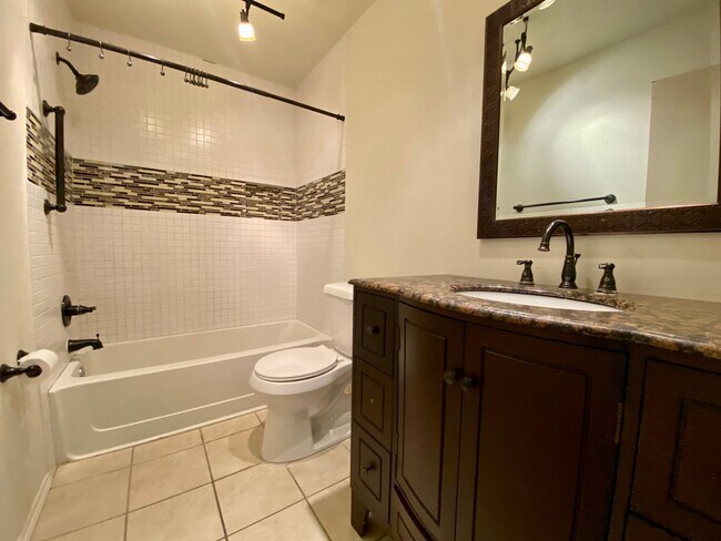 Building Photo - Gorgeous 3 bed 2 bath Single Story Home in Austin!!!