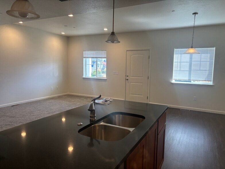 Building Photo - 4355 24th Street Rd