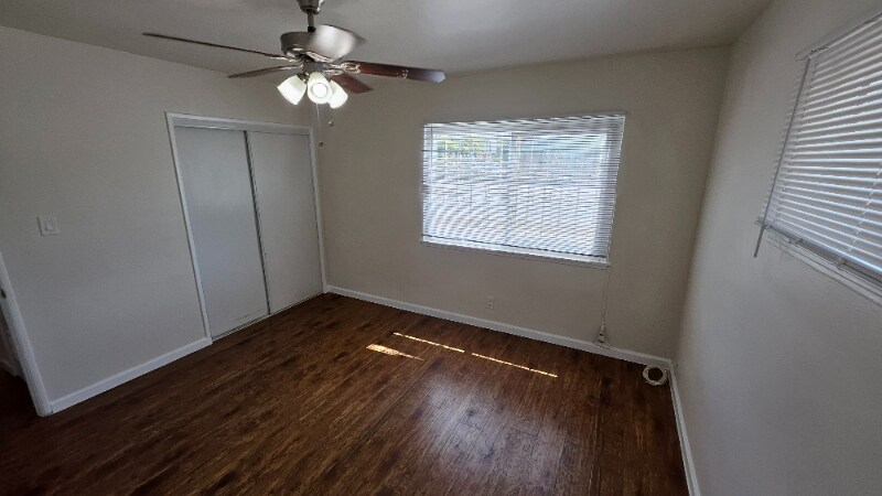 Building Photo - 3021 Carmona Ave