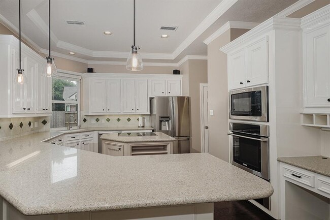 Building Photo - 14 Graceful Elm Ct