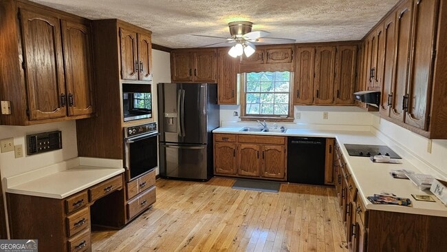 Building Photo - 2858 Livsey Dr