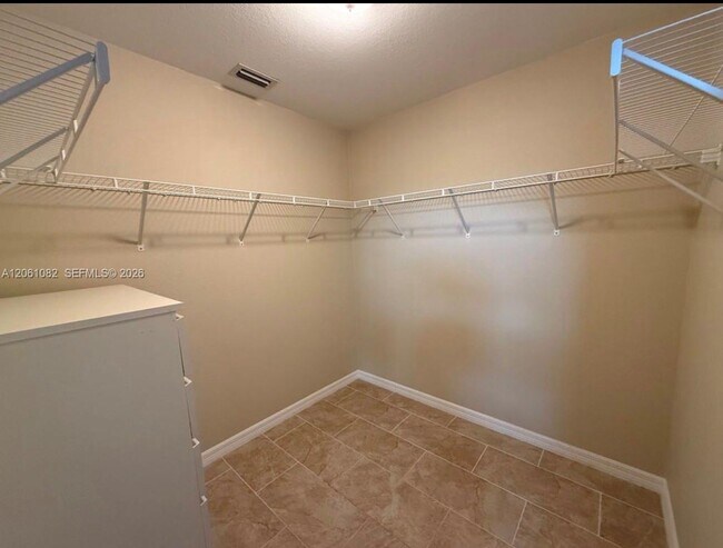 Building Photo - 7033 Waldo Cir