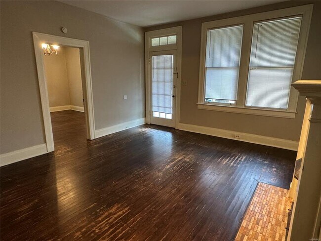 Building Photo - 323 Finley Ave