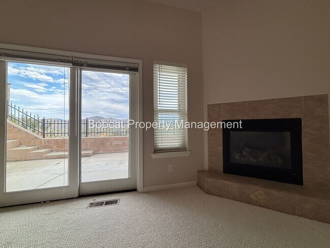 Building Photo - Golf Course Living with Mountain Views & Detached Casita
