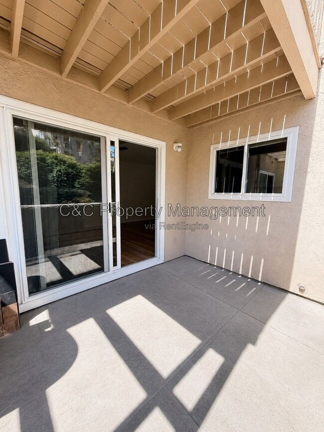 Building Photo - 230 Diamond Way