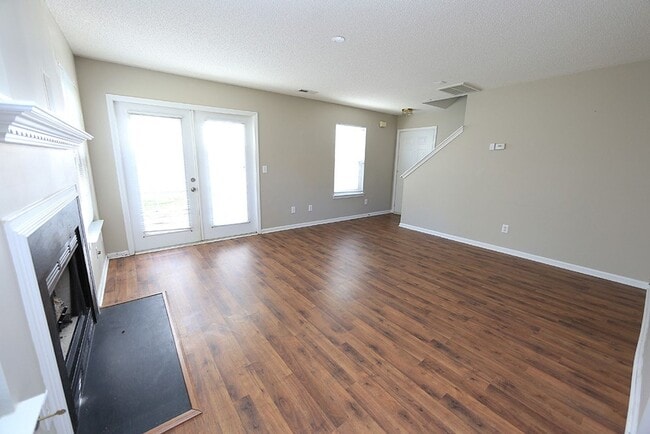 Building Photo - 3 Bedroom Home/2 Car Garage  *NW Raleigh L...