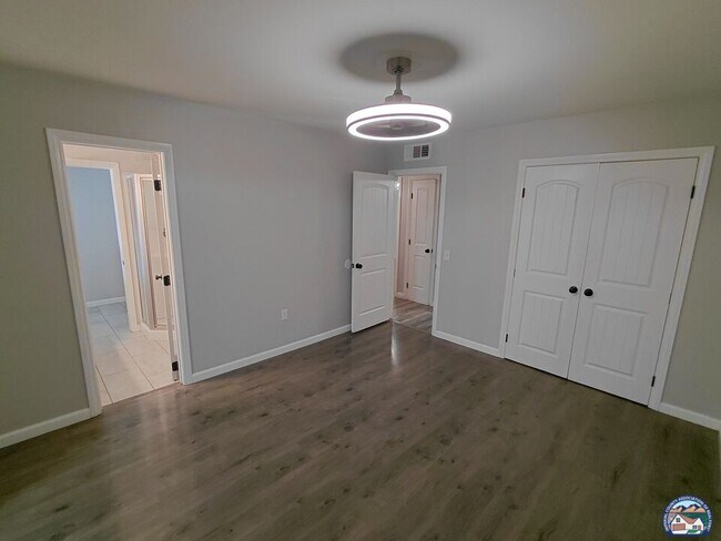 Building Photo - 1190 Ocotillo Dr