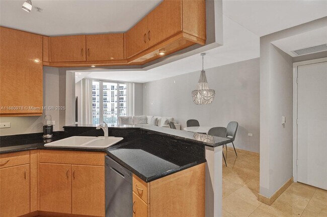 Building Photo - 801 Brickell Key Blvd