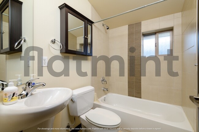 Building Photo - 1512 44th Ave SW
