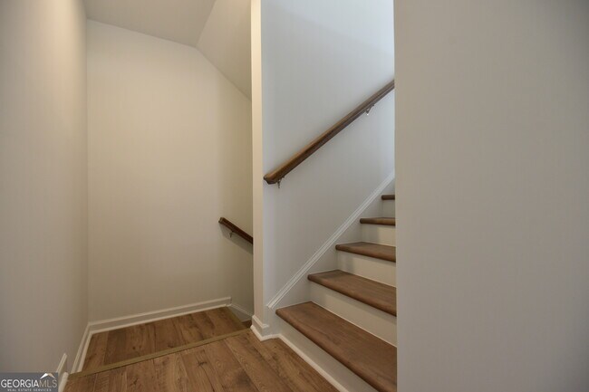 Building Photo - 2839 Rosehall Way