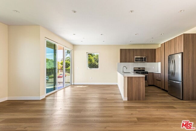 Building Photo - 4905 St Elmo Dr