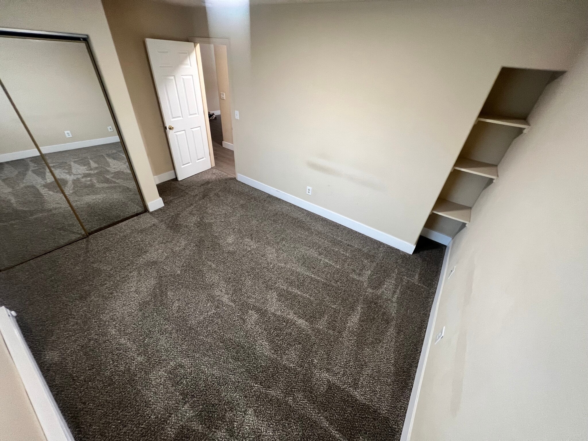 Building Photo - 33 E Lacrosse Ave