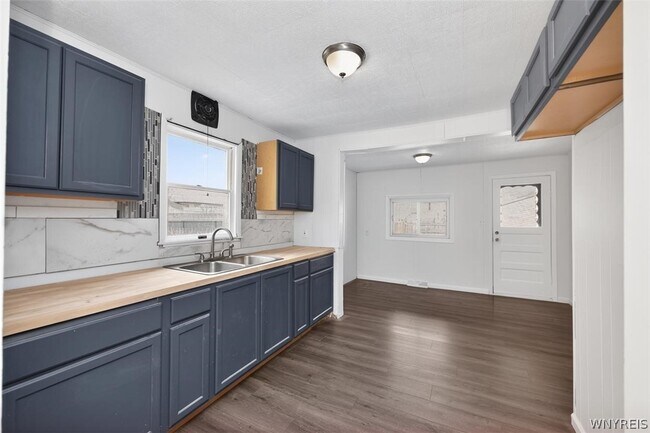 Building Photo - 3028 Welch Ave