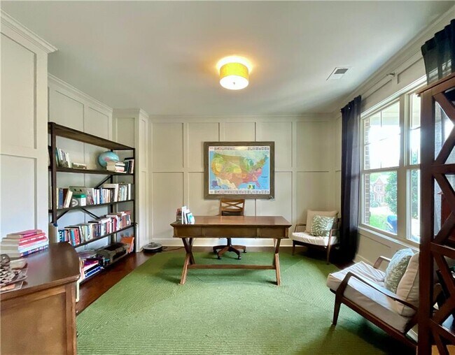 Building Photo - 5452 Oak Crest Ln