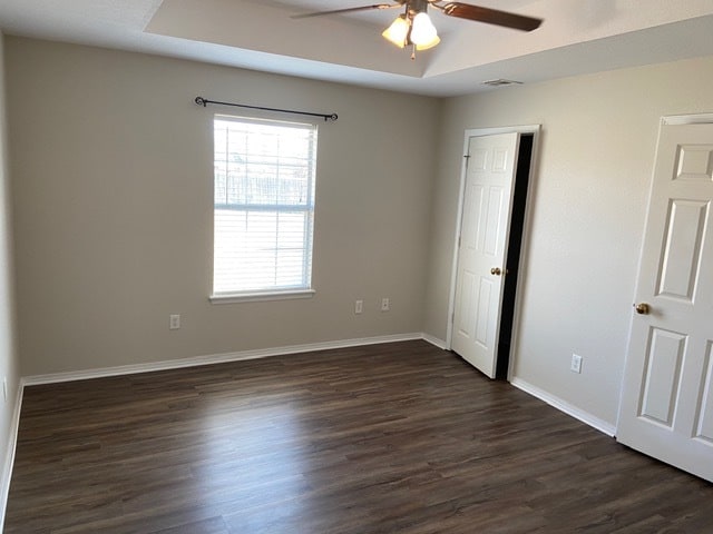 Building Photo - 520 Sun Meadow Dr