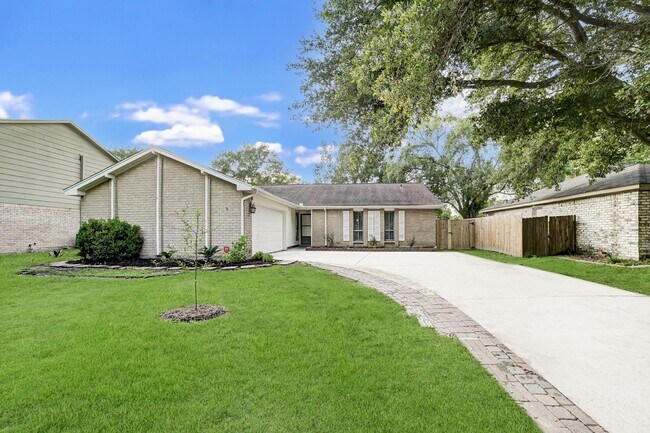 Building Photo - 3918 Cypressdale Dr