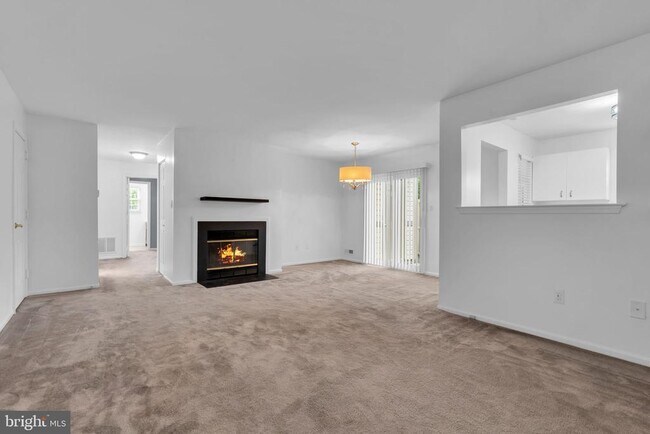 Building Photo - 155 Steeplechase Ct