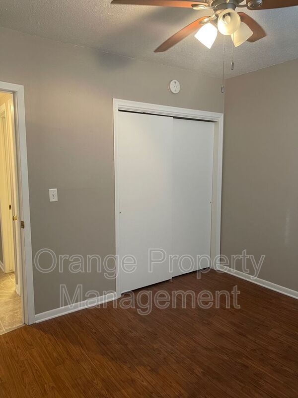 Building Photo - 625 5th Ave