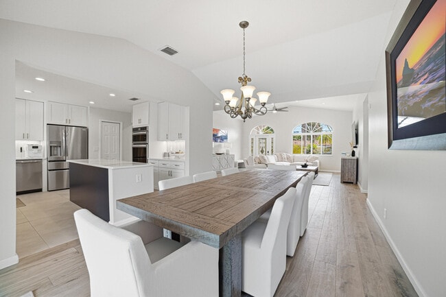 Building Photo - 2281 SE 11th St