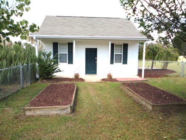 Building Photo - 7904 Willow Croft Dr