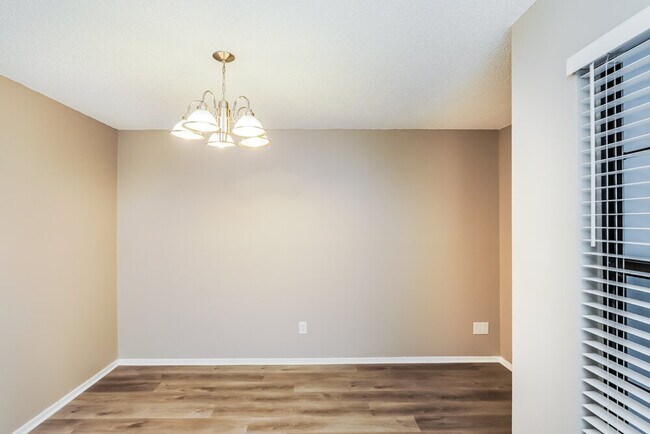 Building Photo - 1021 Wainright Dr