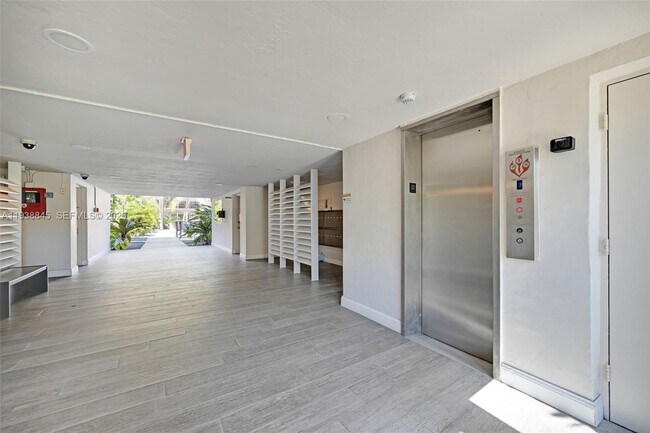 Building Photo - 7483 SW 82nd St