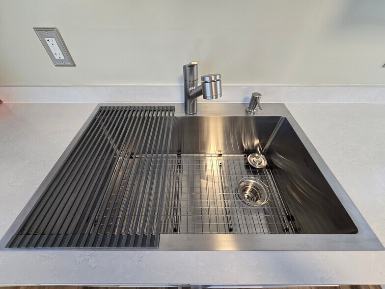 large workstation sink - 1019 Widdicomb Ave NW