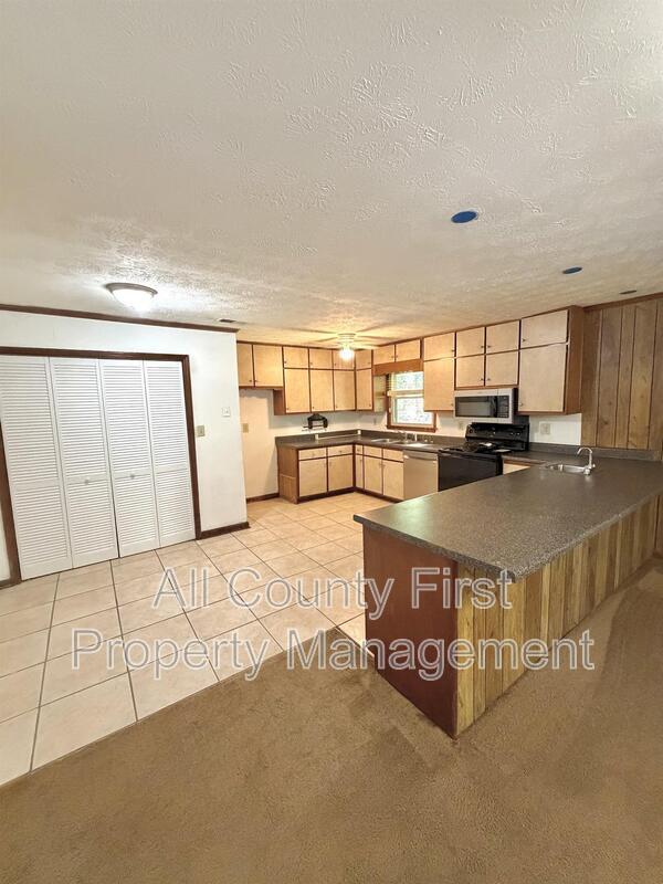 Building Photo - 170 Port Antonio Ct SW
