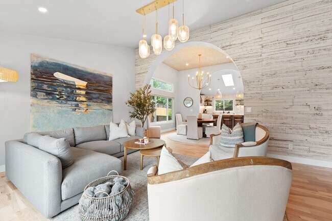 Building Photo - September 2026 - June 2027 Stunning Fully Furnished Rental in Golden, Colorado