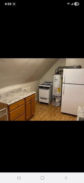 Kitchen - 1304 W 102nd St