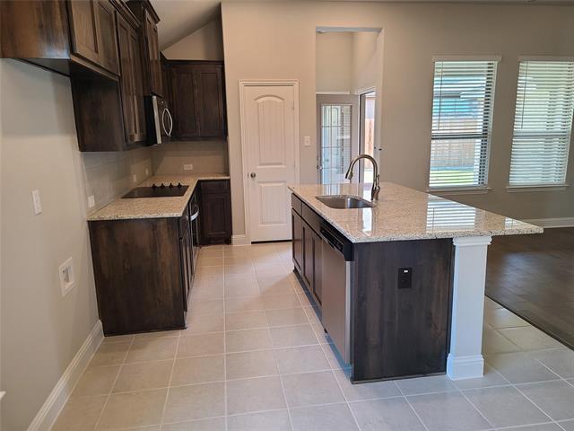 Building Photo - 106 Sonterra Ct