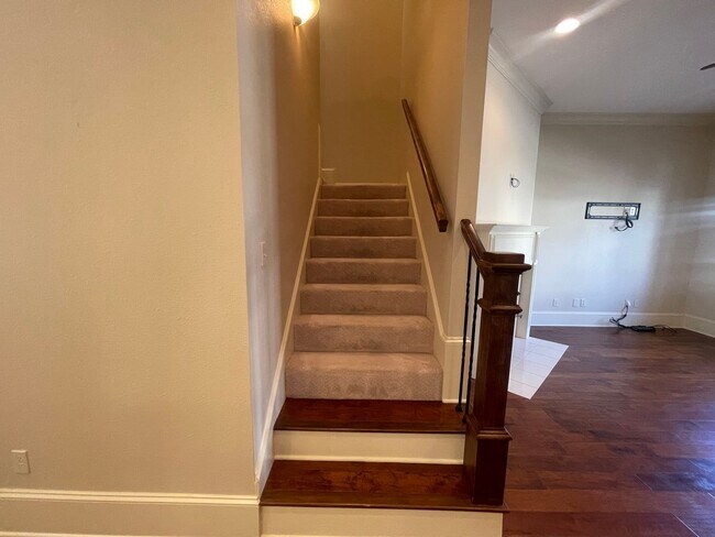 Building Photo - A Great Place To Call Home!