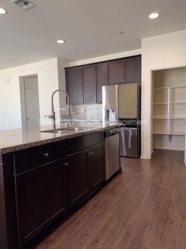 Building Photo - 24580 La Barca Way