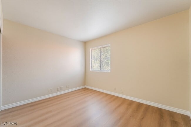 Building Photo - 5121 River Glen Dr