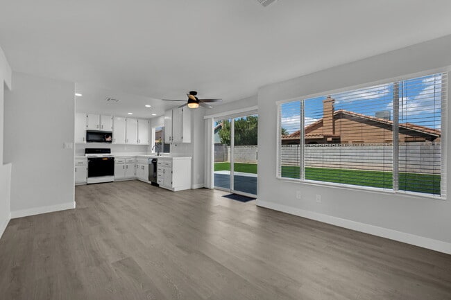 Building Photo - Step into this charming 3-bedroom, 3-bathroom home that has so much to offer!