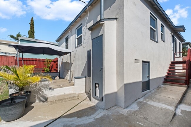 Building Photo - 3493 Meier St