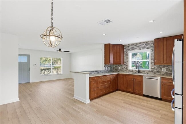 Building Photo - 2802 W North A St