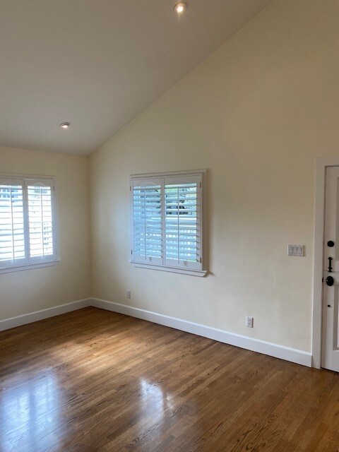 Building Photo - 1500 Steinhart Ave