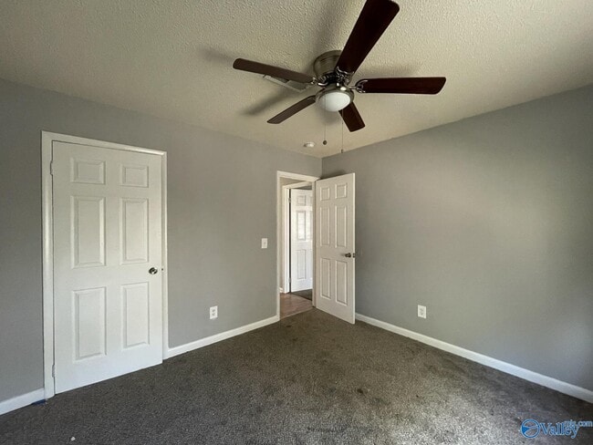 Building Photo - 4514 Bonnell Dr NW
