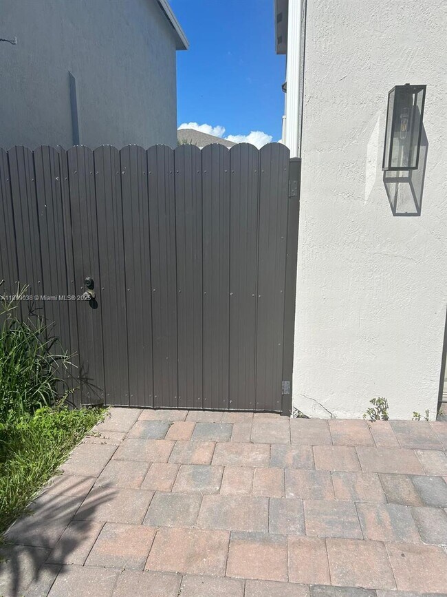 Building Photo - 12937 SW 265th Terrace