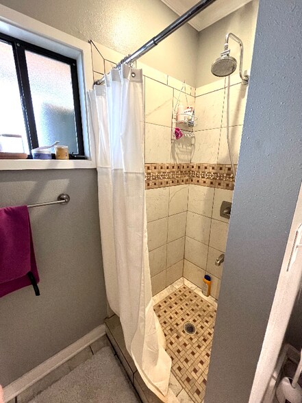 Building Photo - 400 S 1st St