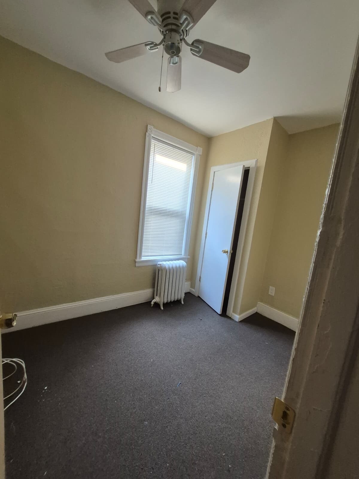 bedroom - 5619 Lansdowne Ave