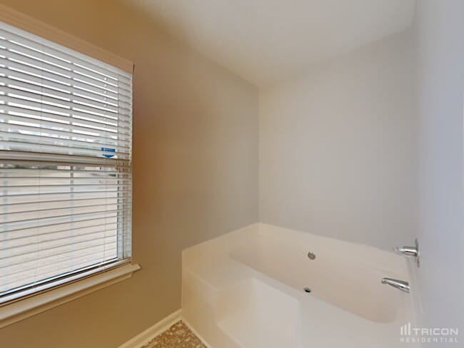 Building Photo - 300 Willow Forks Ct