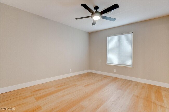 Building Photo - 1404 Campbell Dr
