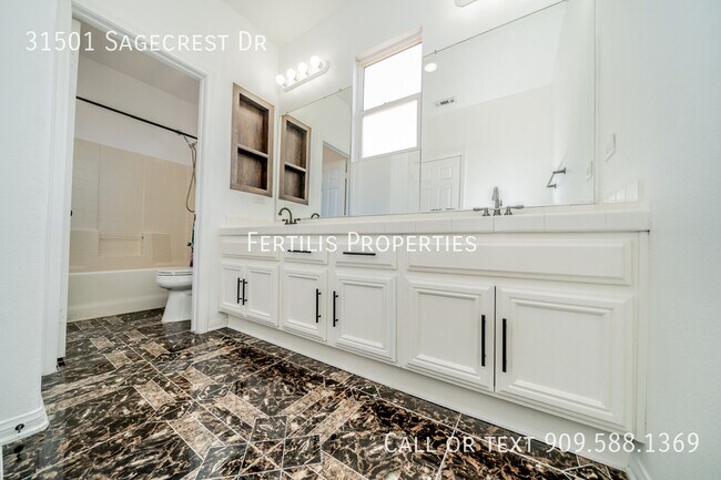 Building Photo - 31501 Sagecrest Dr