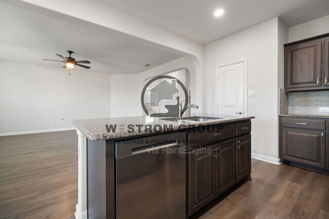 Building Photo - 1036 Cushing Dr