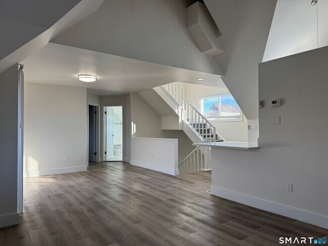 Building Photo - 87 Montoya Dr