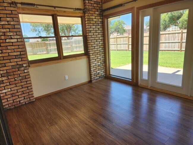 Building Photo - 516 Diamondhead Dr